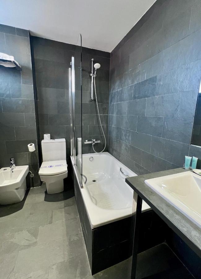 Hotel Duero Laguna de Duero Ngoại thất bức ảnh