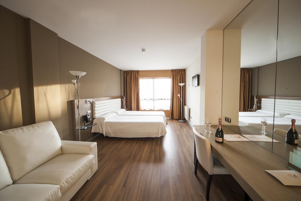 Hotel Duero Laguna de Duero Ngoại thất bức ảnh