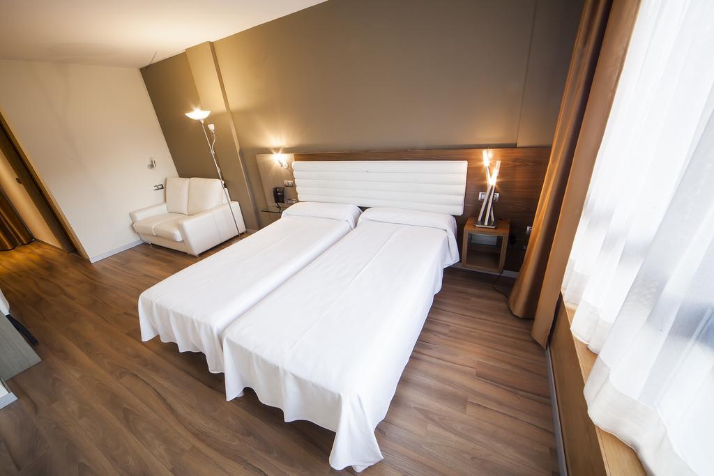 Hotel Duero Laguna de Duero Ngoại thất bức ảnh