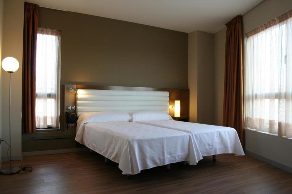 Hotel Duero Laguna de Duero Ngoại thất bức ảnh