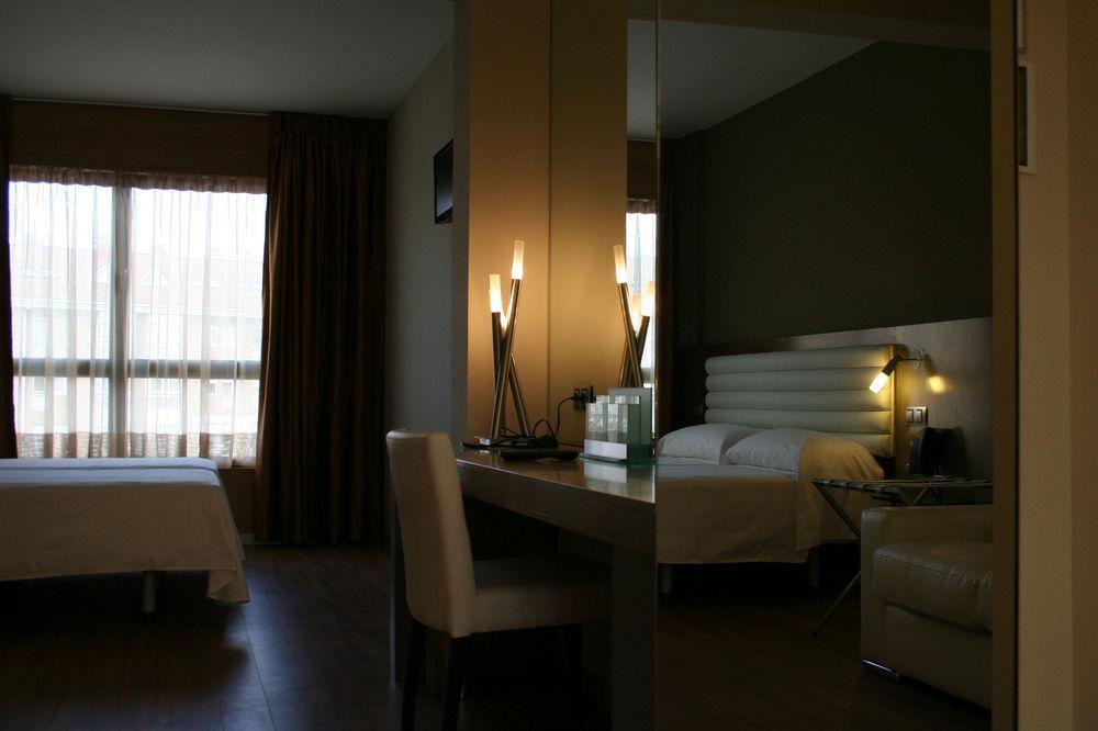 Hotel Duero Laguna de Duero Ngoại thất bức ảnh